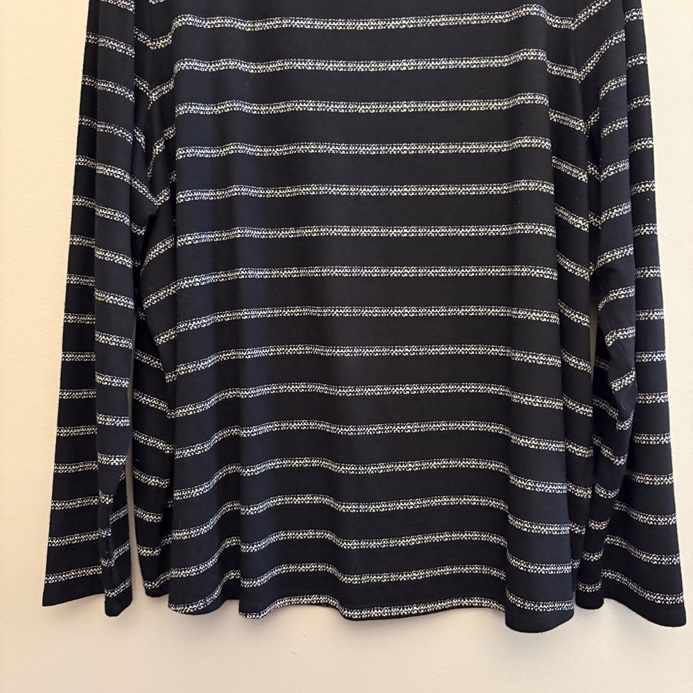 Reitmans Black & White Striped Knit Top Button Back – Plus Size 3X EUC - Picture 7 of 13